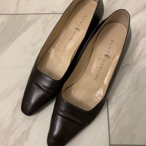 Classic Rene Mancini brown heels, size 39